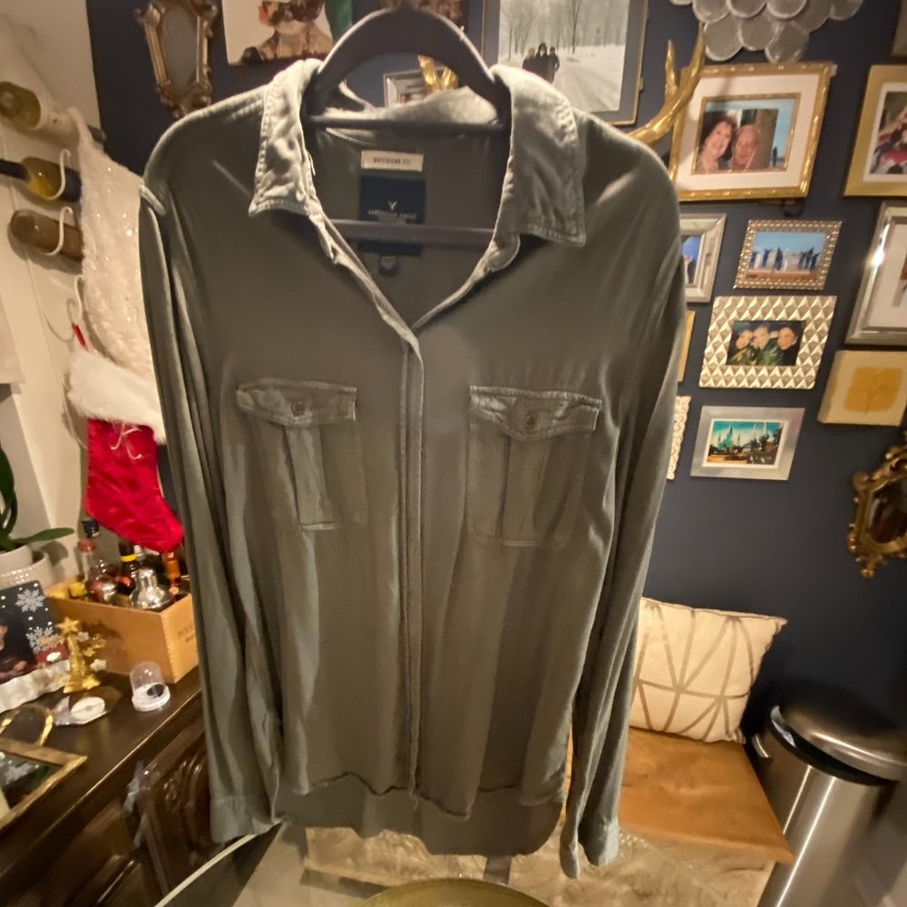 American Eagle- NWT Army Green Boyfriend Button Up